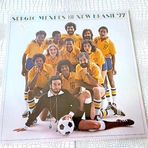 Sergio Mendes and the New Brasil '77 - 1977 Elektra Records 7E-1102 Vinyl LP